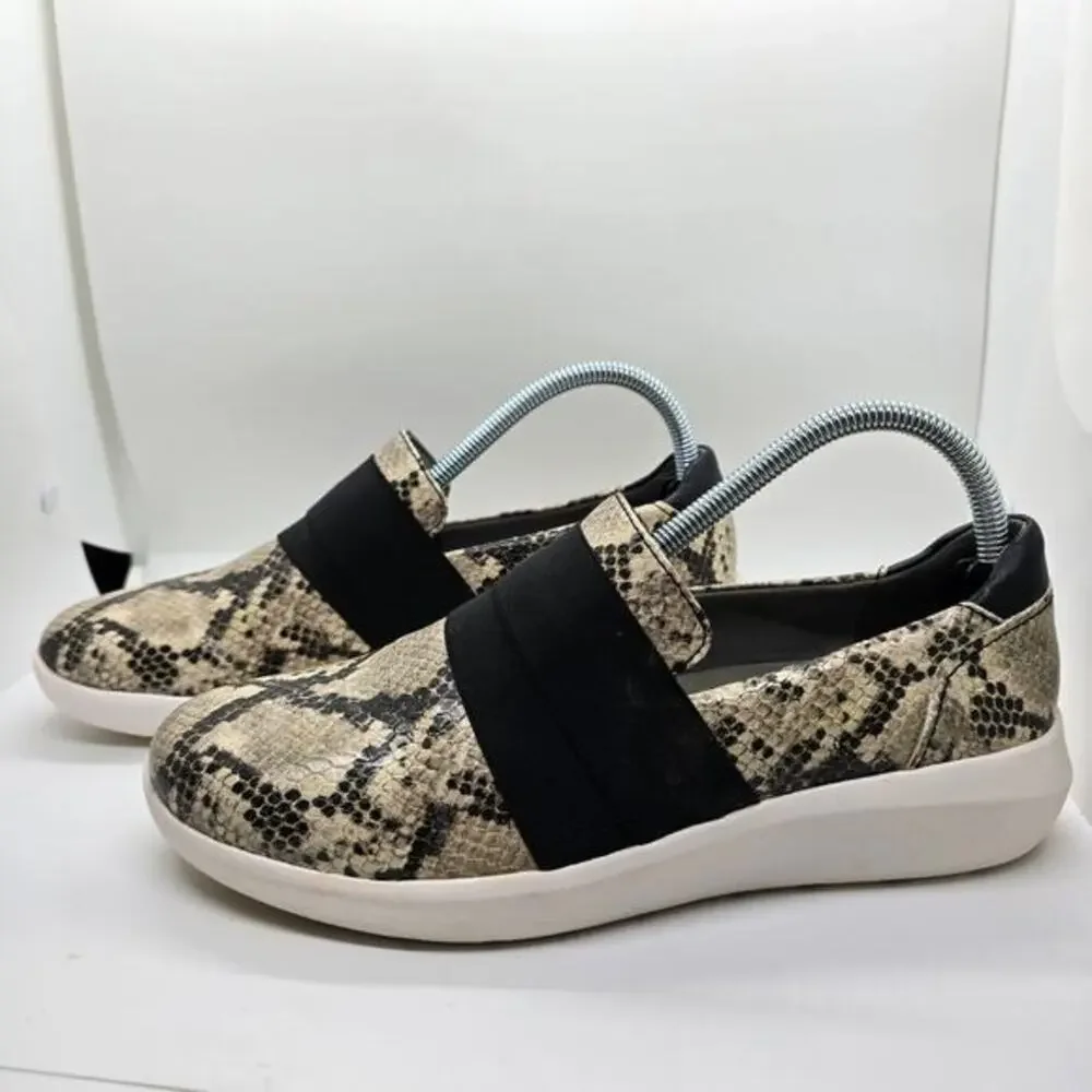 Clarks Kayleigh River Loafers-Snake Skin design-Women's‎ 8.5